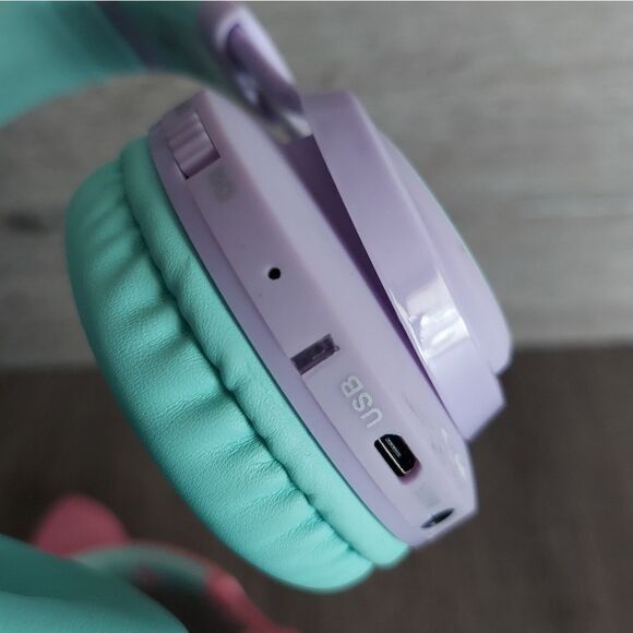 Riwbox CT-7 Cat Ear Bluetooth Headphones, LED Light Up Bluetooth Wireless - Picture 6 of 8